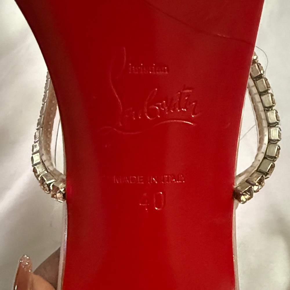 Christian Louboutin Elegant Gold Women's Sandals - Picture 3 of 7